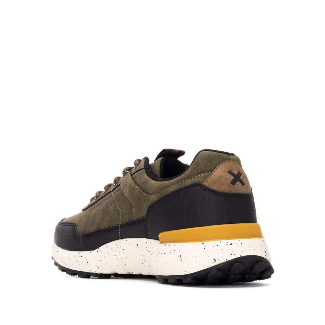 Zapatilla de hombre plano Xti 14469301